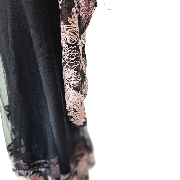 Forever New dress size 8 fit & flare below knee black with rose gold embroidery - Picture 11 of 12
